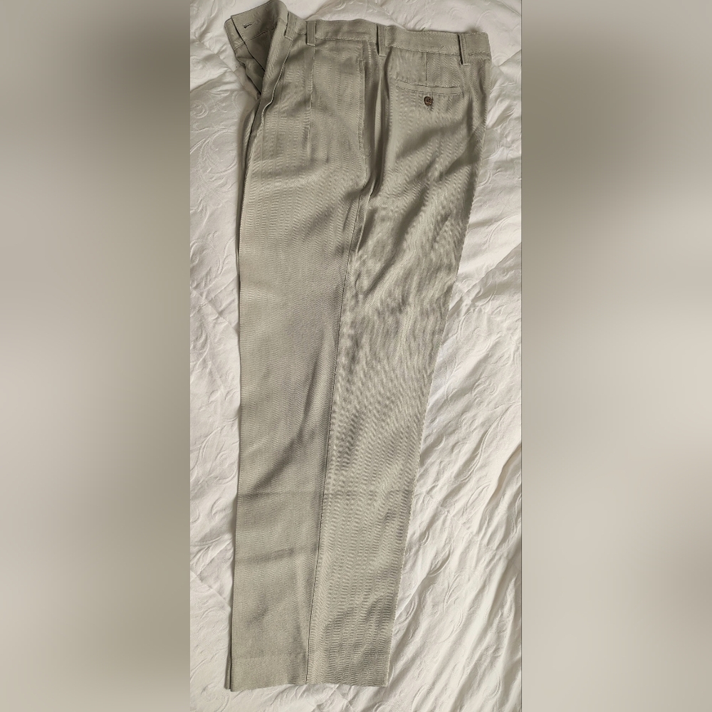 Tommy Bahama 100% Silk Pleated Front Cuffed Special Size 38x30